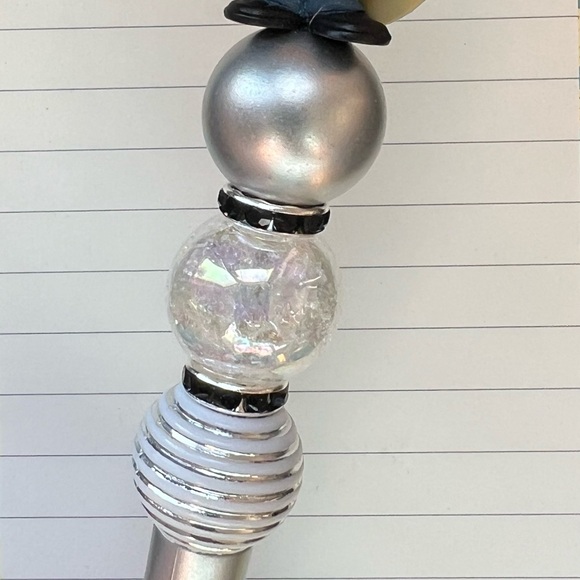 Personalized “Lando Calrissian” Beaded Pen-Disney Doorables Star Wars Collection - Picture 4 of 5